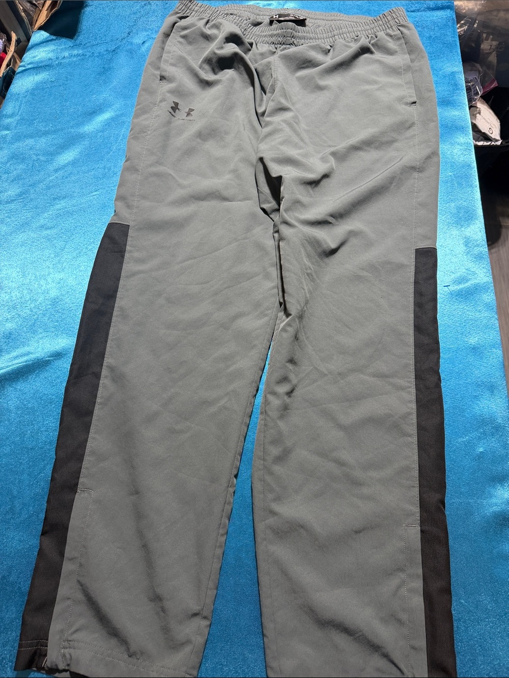 Under Armour Men's Gray Joggers with Black Side Panels
